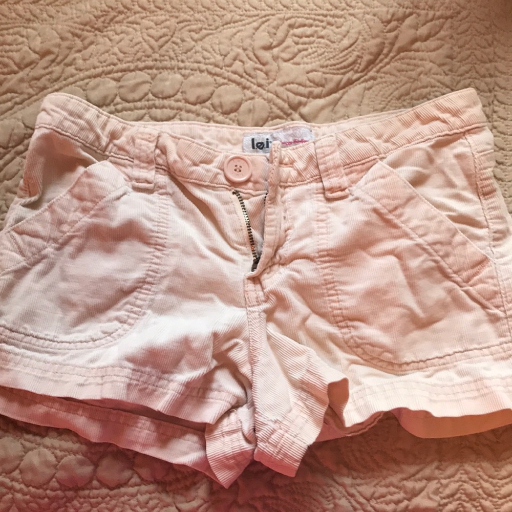 LEI Corduroy shorts. Lightweight